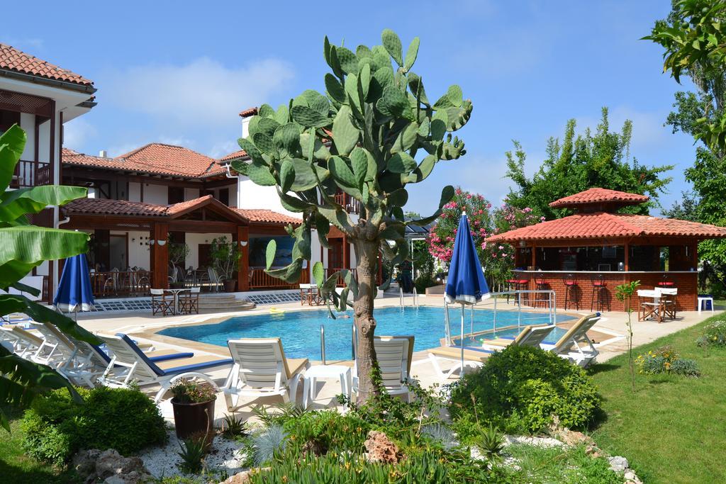 Palma Rosa Hotel Camyuva Exterior photo